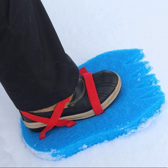 Snow Prints NIP w/ Orange Shoe Straps - Picture 5 of 11